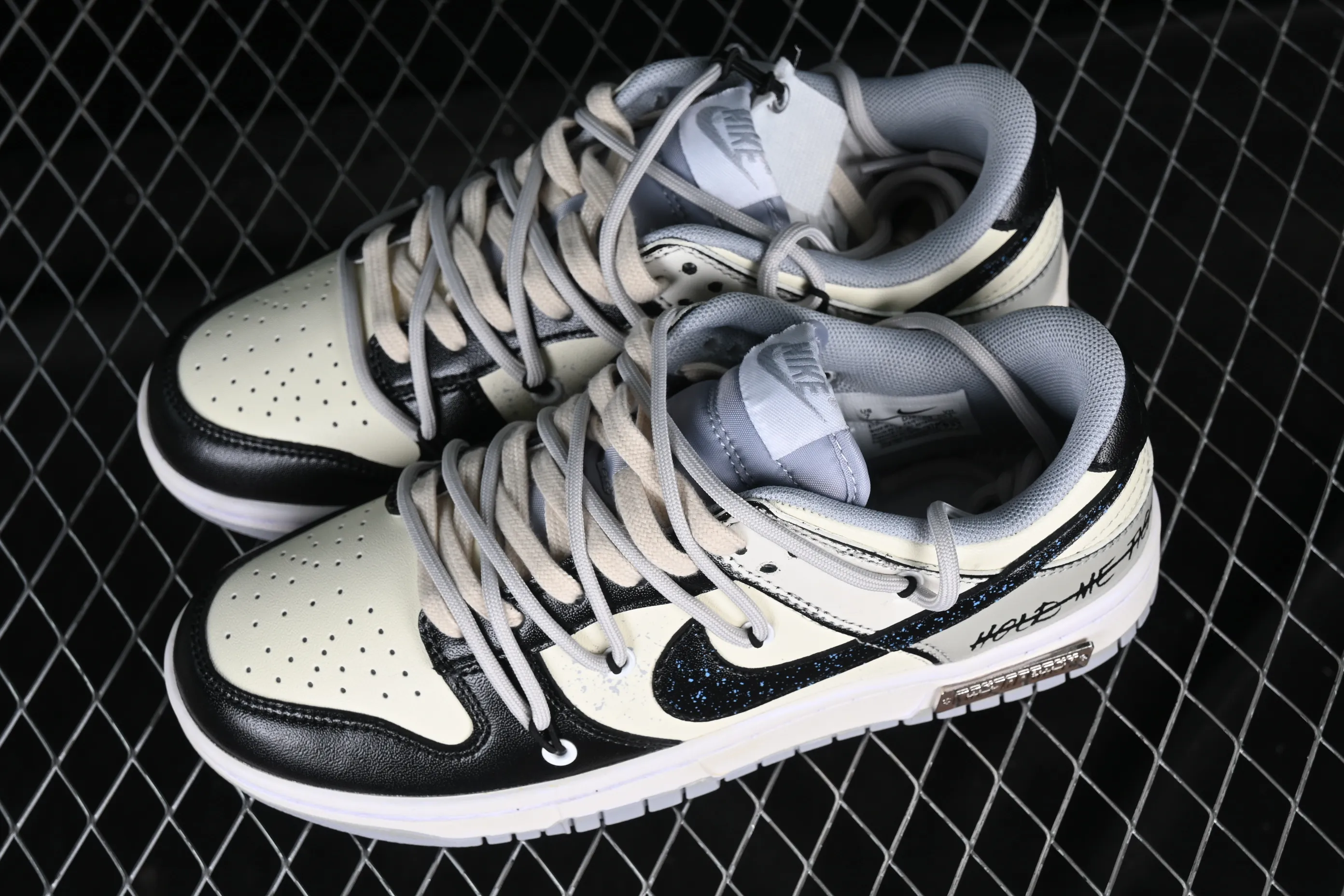 All Categories Nk SB Dunk Series Nk SB Dunk Low Low-top sneakers Customized large box Nk Dunk Low "Miami Hurricanes" Space Exploration Star Trek Customized version of deconstructed straps retro distressed low-top sneakers DJ6188-003
